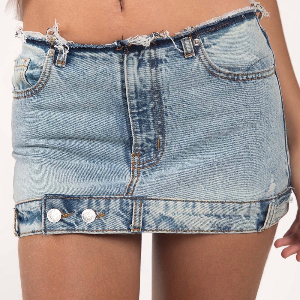 THE SHOWTIME MICRO MINI